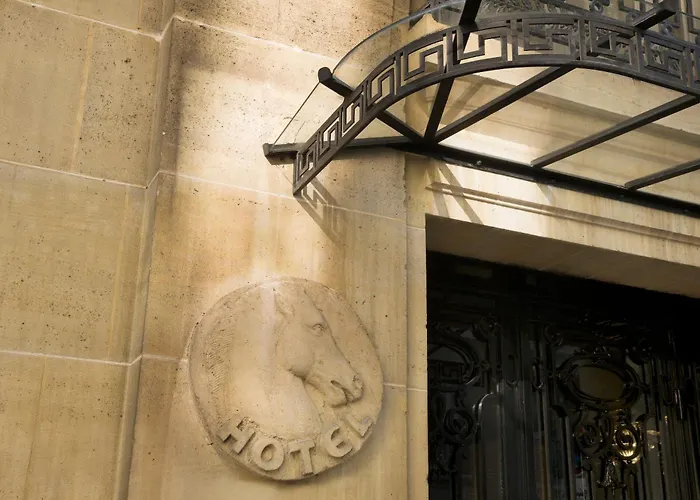 Hotel Ares Eiffel Parigi